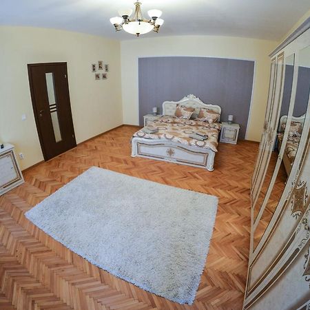 Apartment Luca Poarta Schei Brasov Exterior photo